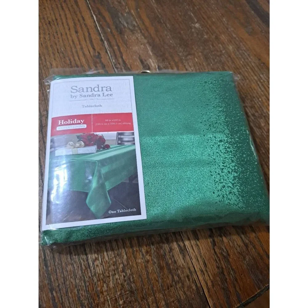 New Sandra Lee Green Satin Look 60